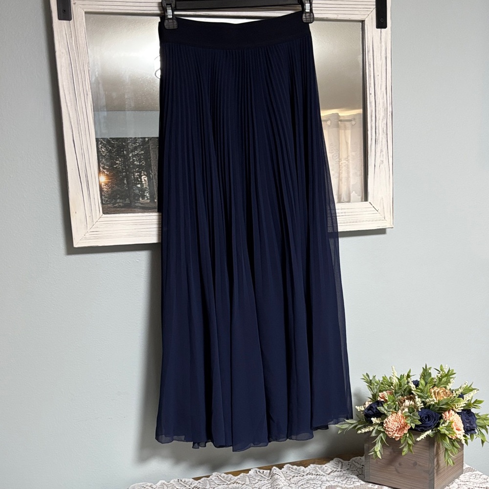 Aritzia Wilfred Twirl Skirt